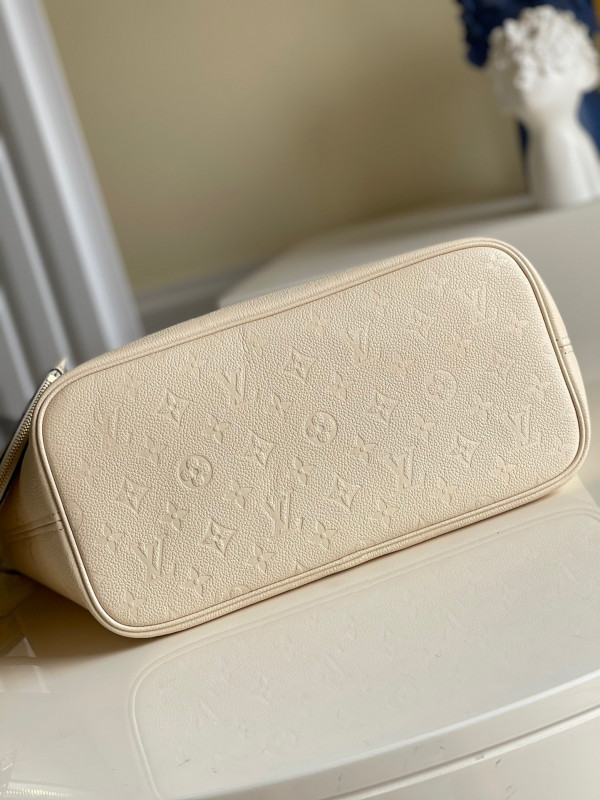 l0*is V*t0n neverfull mm