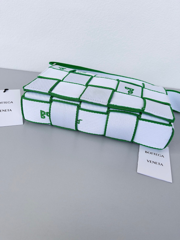 bo*te*ga Ve*ne*ta webbing