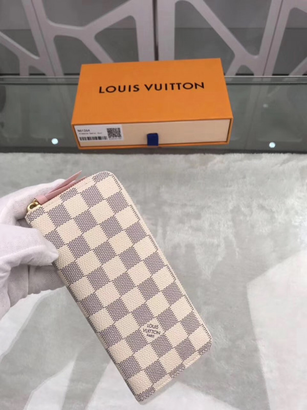 l0*is V*t0n clemence wallet