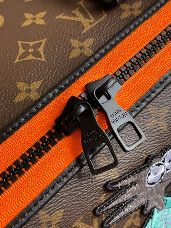 l0*is V*t0n keepall bandouliÈre 50