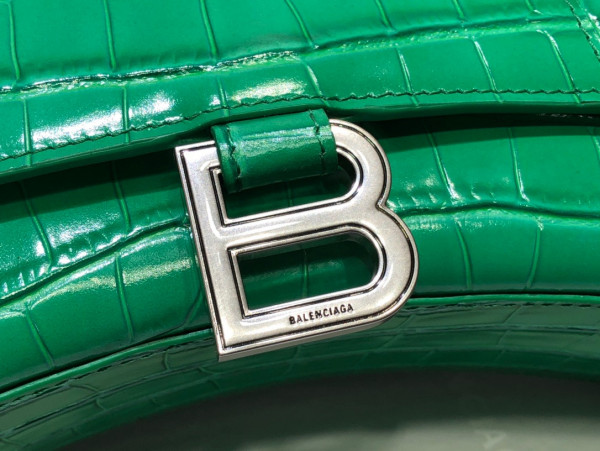 Ba*len*cia*ga hourglass