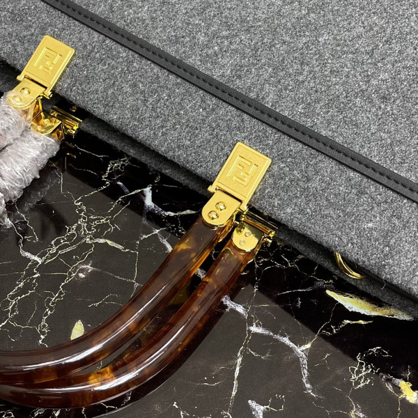 F**di medium sunshine