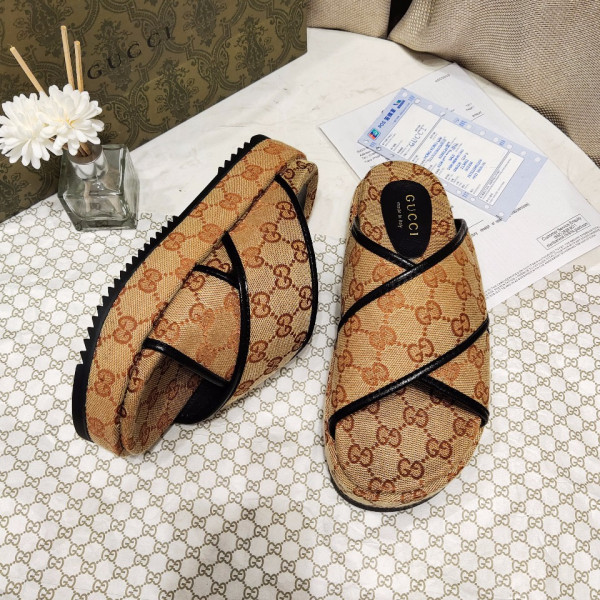 G*u*i gg multicolor platform sandal