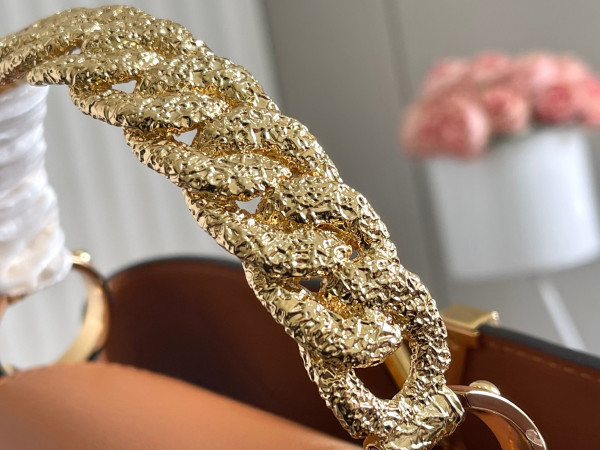 l0*is V*t0n capucines bb