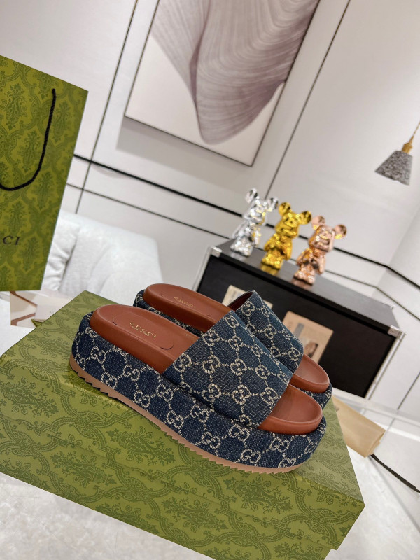 G*u*i  platform slide