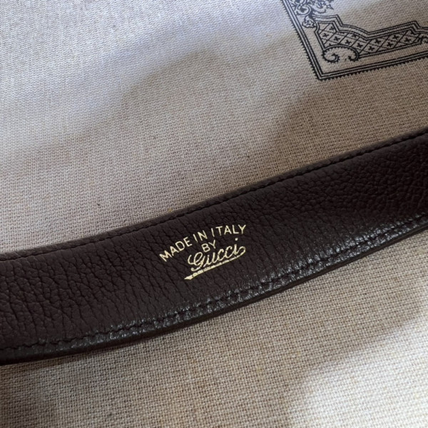 G*u*i aphrodite medium shoulder bag