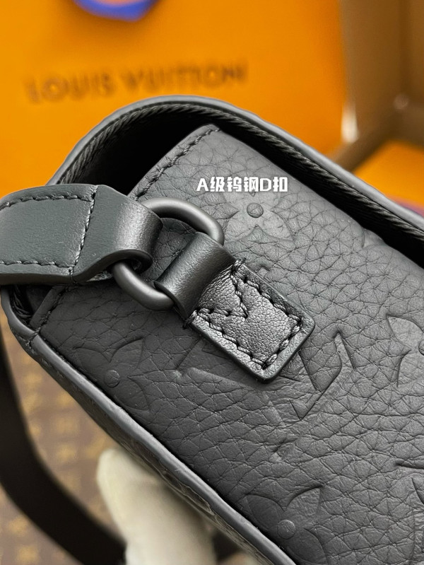 l0*is V*t0n steamer wearable wallet-18*11*6.5cm