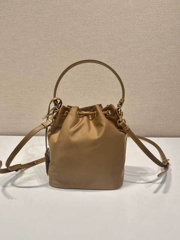 Pra*a bucket bag-15.5*19.5*10cm