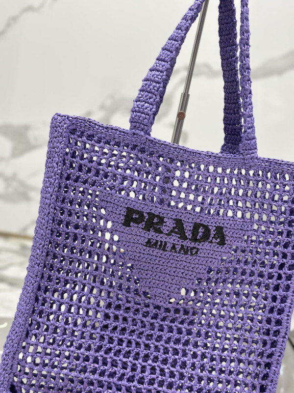 Pra*a crochet tote bag