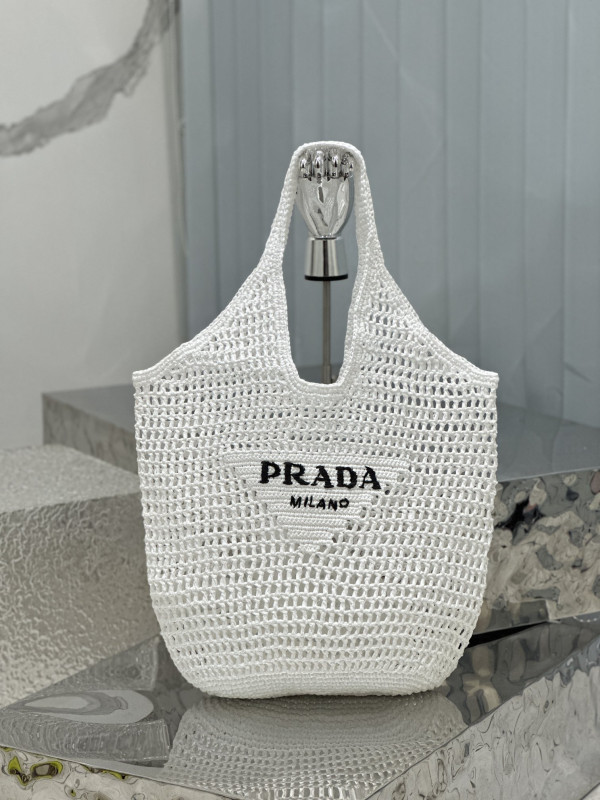 Pra*a crochet tote bag