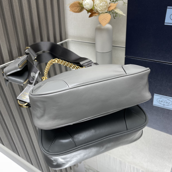 Pra*a re-edition 2005 saffiano bag-22*18*6.5cm