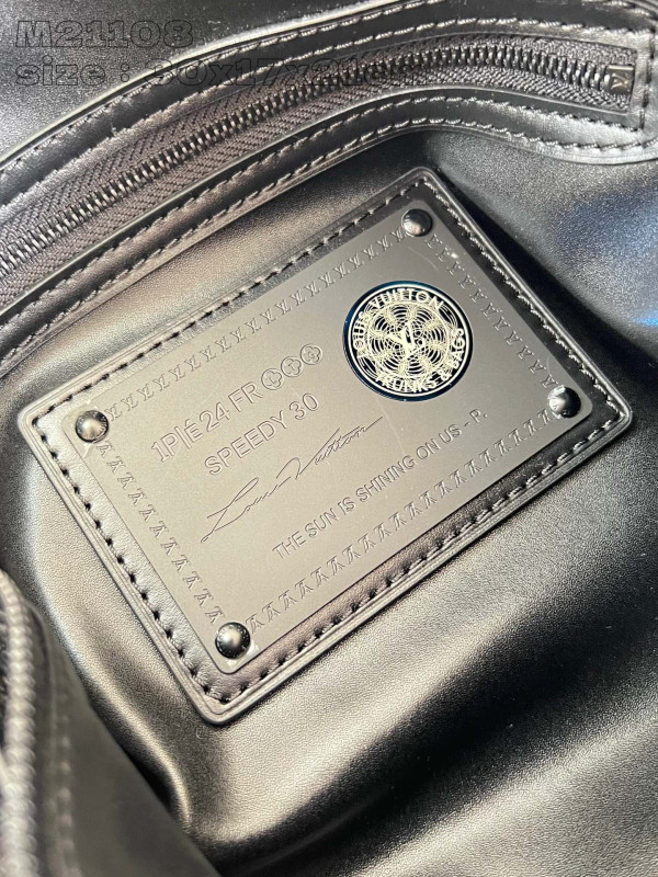 l0*is V*t0n speedy bandoulière 30