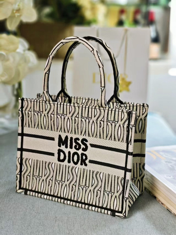 SMALL DIRO BOOK TOTE-26CM