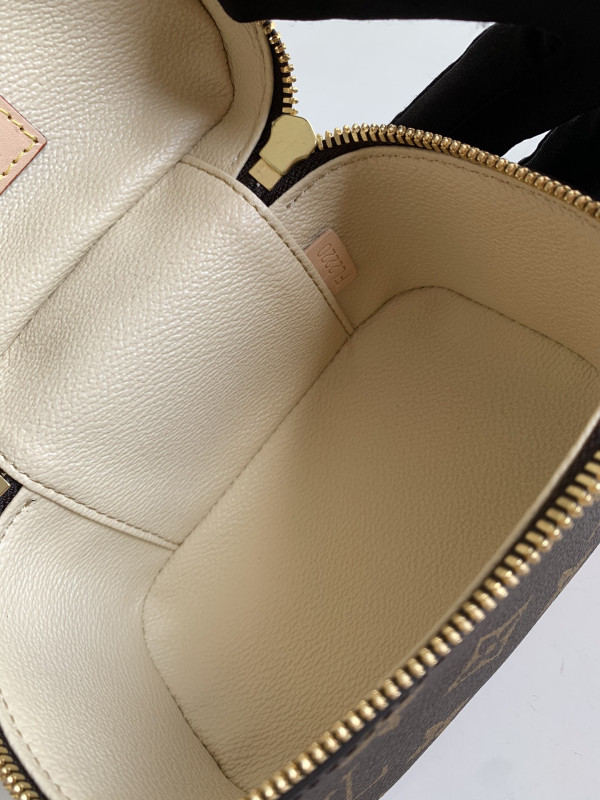 l0*is V*t0n nice nano