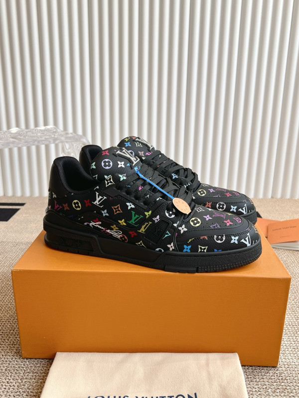 l0*is V*t0n sneakers