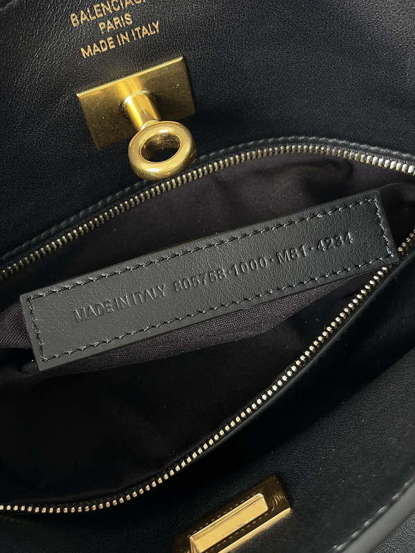 Ba*len*cia*ga bel air small shoulder bag