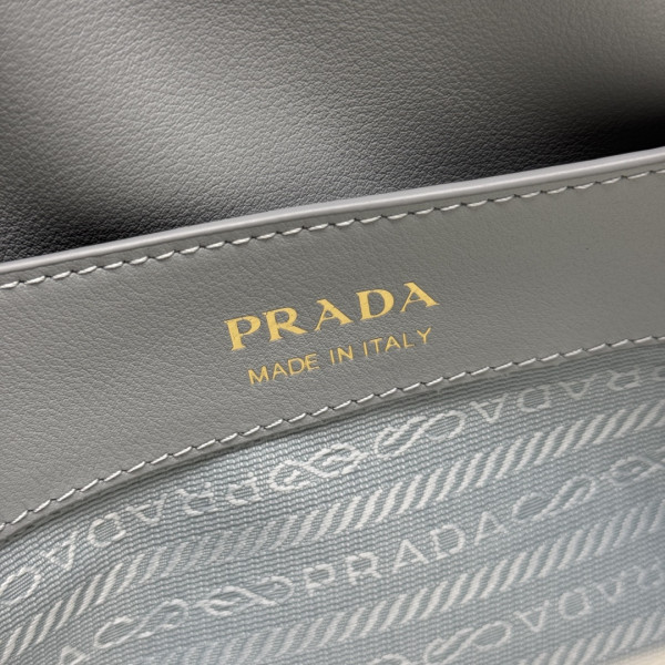 Pra*a darling medium shoulder bag