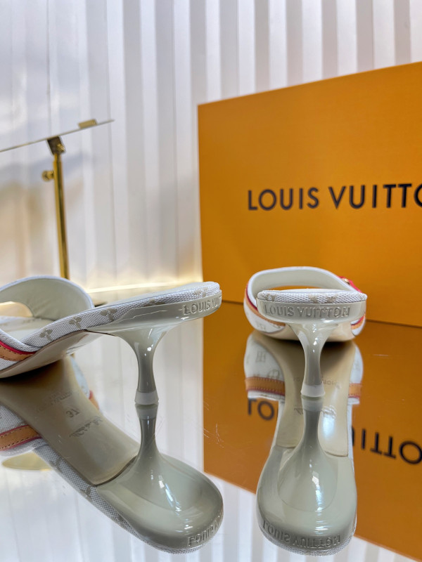 l0*is V*t0n slippers