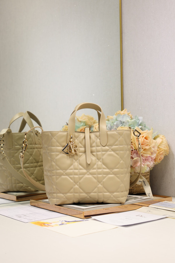 Medium Diro Toujours Vertical Tote Bag-23*24*16CM