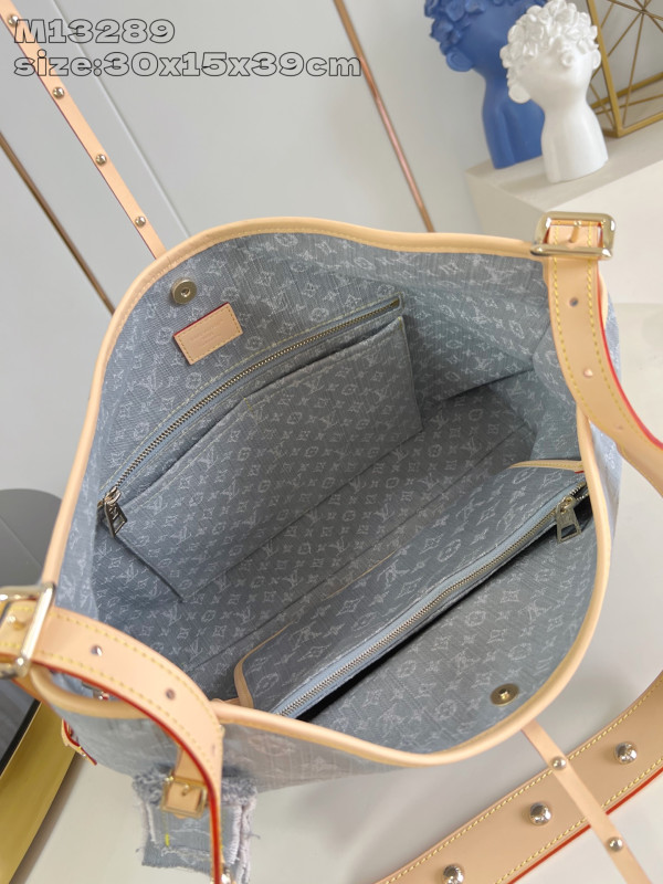 l0*is V*t0n carryall mm- 39 x 30 x 15cm