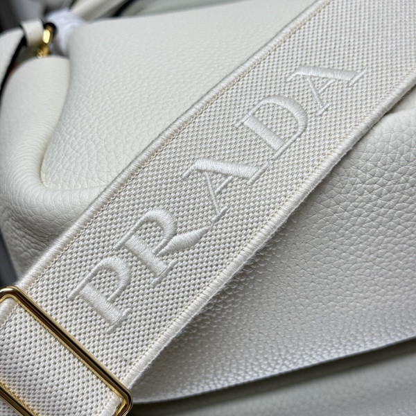 Pra*a small leather bag - 23*21*10cm