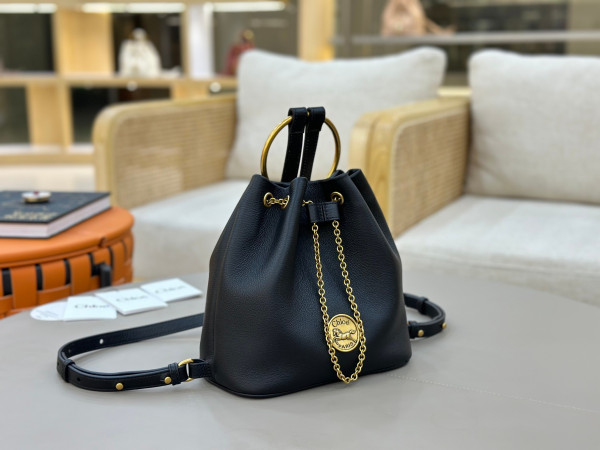 Chloe bracelet backpack in grained leather- 22*20*10.5cm