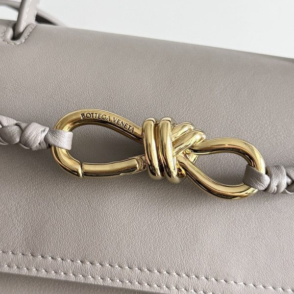 bo*te*ga Ve*ne*ta  small ciao ciao- 26*19*10.5cm