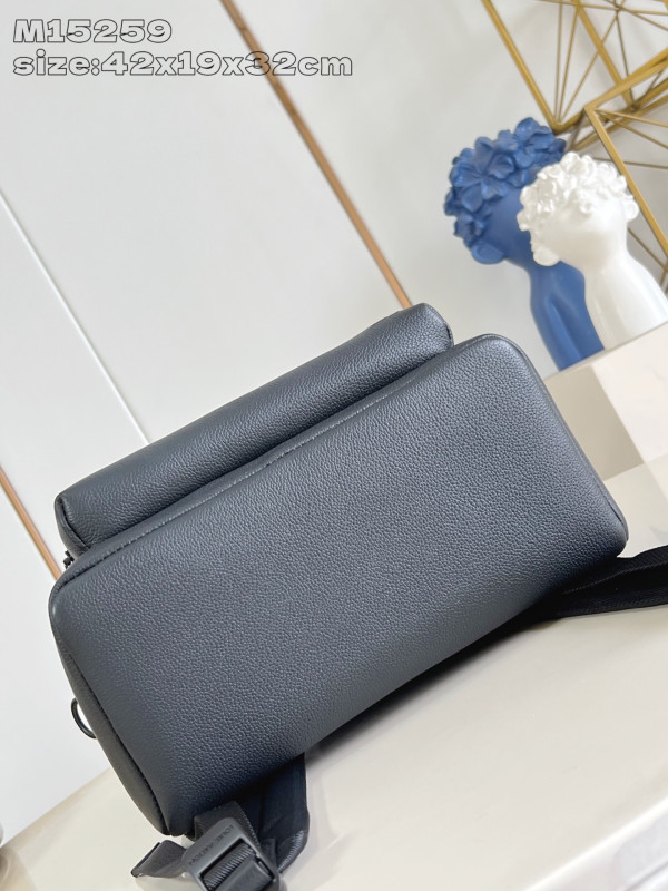 l0*is V*t0n discovery work - 42*19*32cm